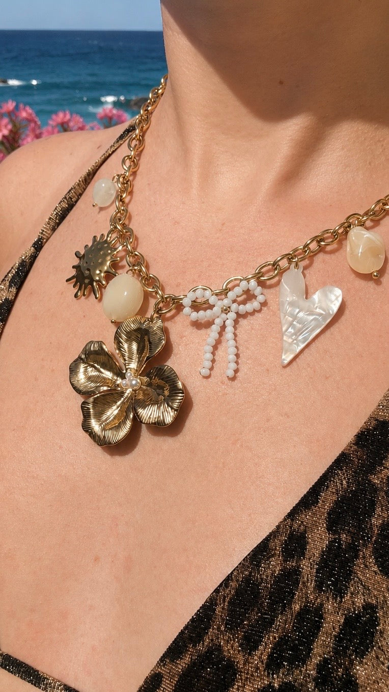 Collier Calvi
